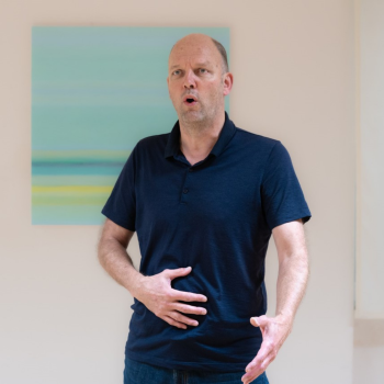 Touching helps perceiving inside space Touching helps perceiving inside space