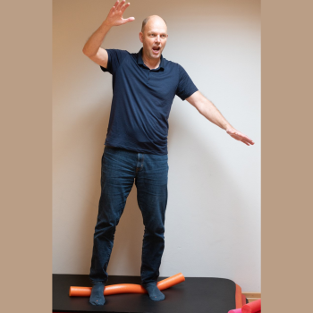 Challenging core stability in singing  Challenging core stability in singing